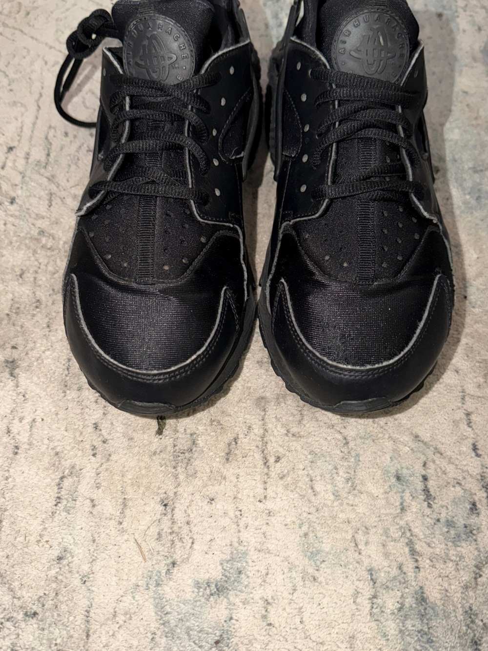 Nike All-Black Huarache Style Men's Sneakers size 9 - Picture 4 of 4